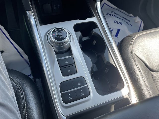Vehicle image 23 of 32