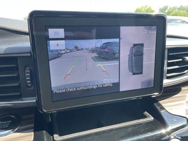 Vehicle image 21 of 32