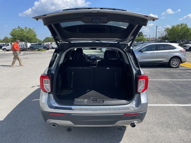 Vehicle image 11 of 32