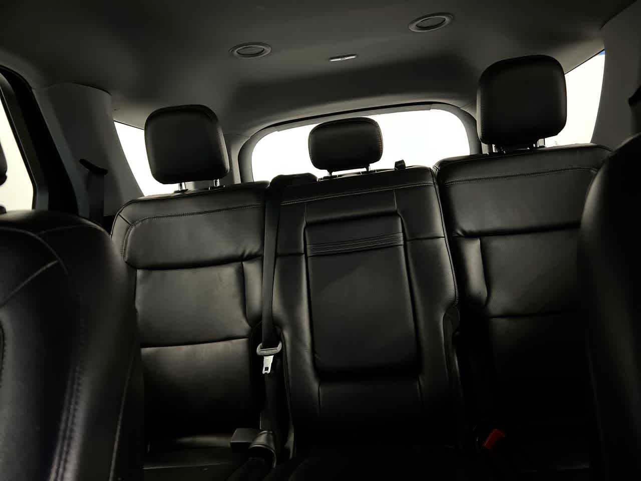 Vehicle image 14 of 19