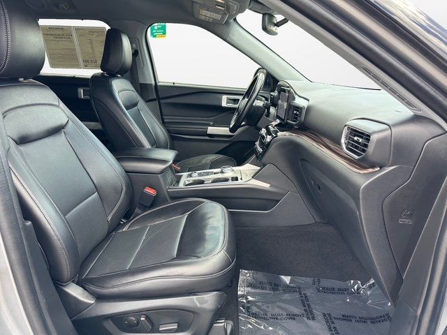 Vehicle image 13 of 33