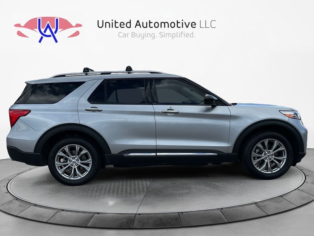 Vehicle image 4 of 33