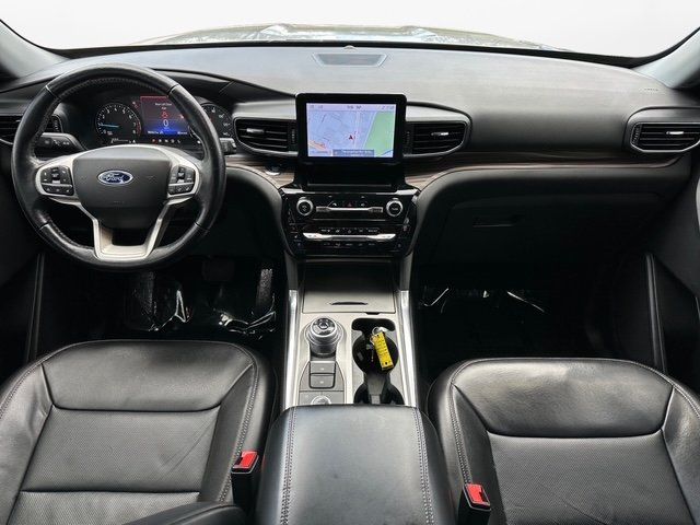Vehicle image 12 of 33