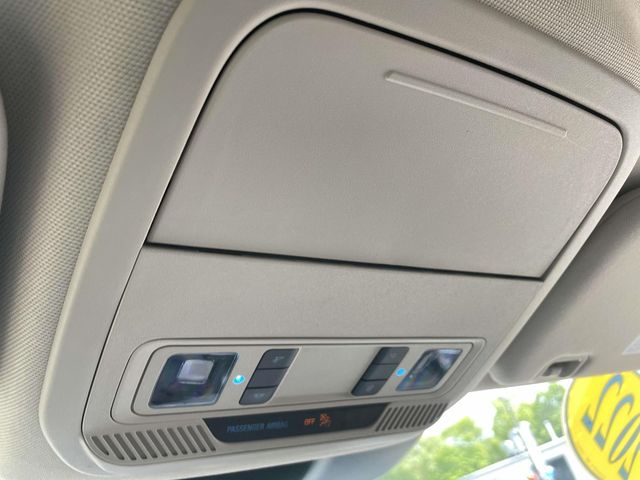 Vehicle image 29 of 43