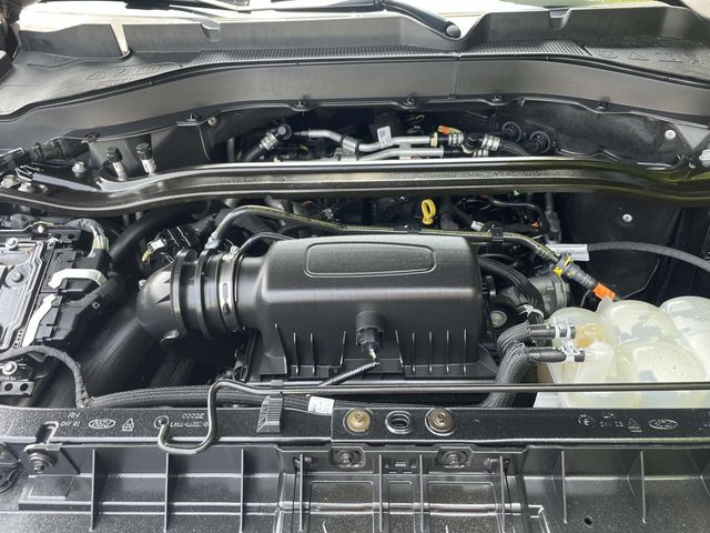 Vehicle image 13 of 43