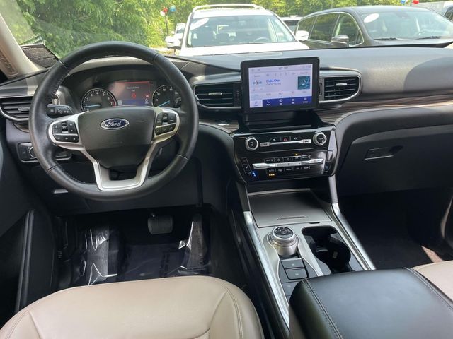 Vehicle image 16 of 43