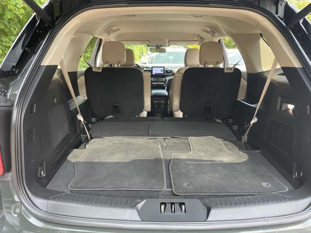 Vehicle image 10 of 43