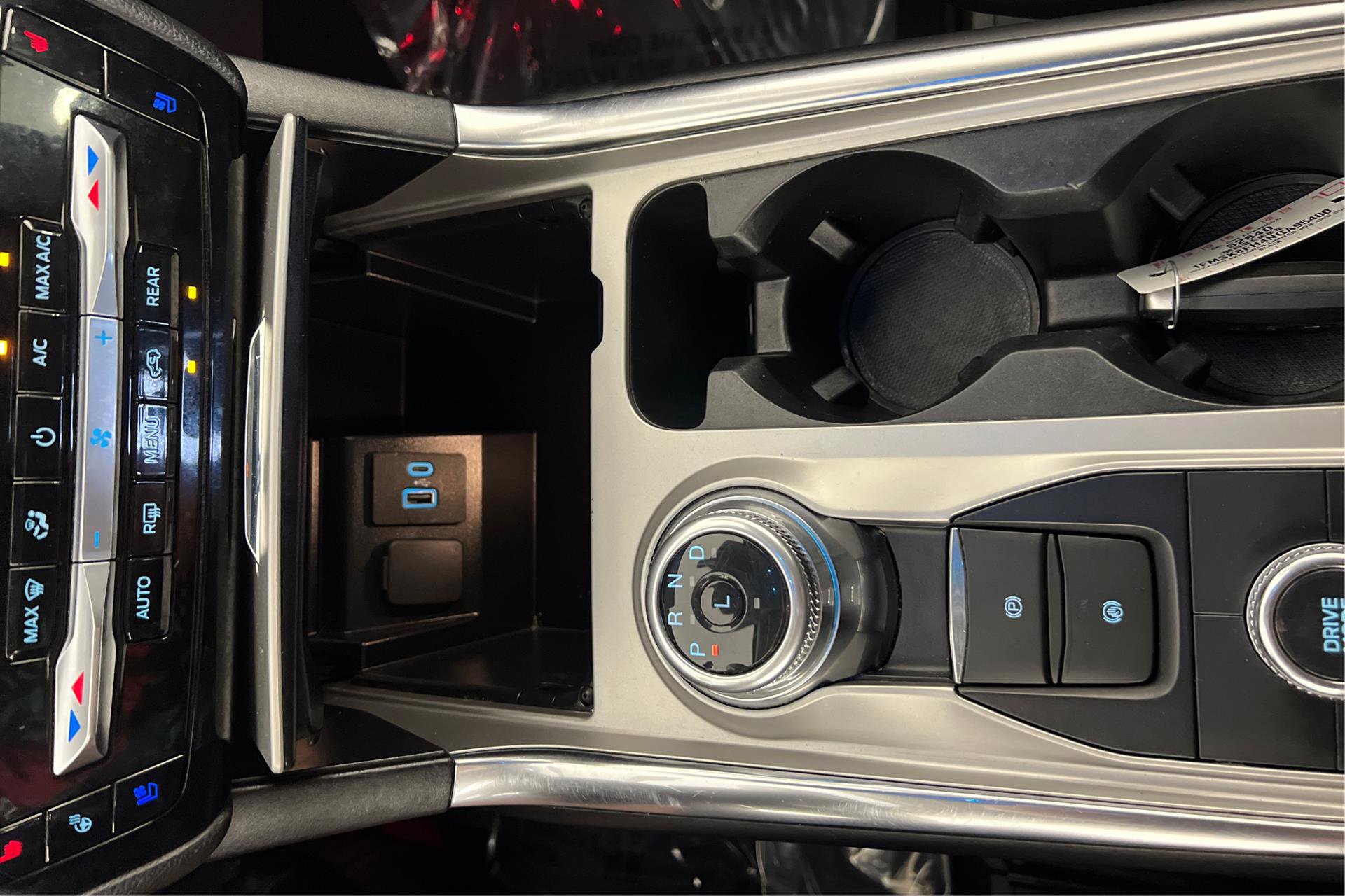 Vehicle image 11 of 27
