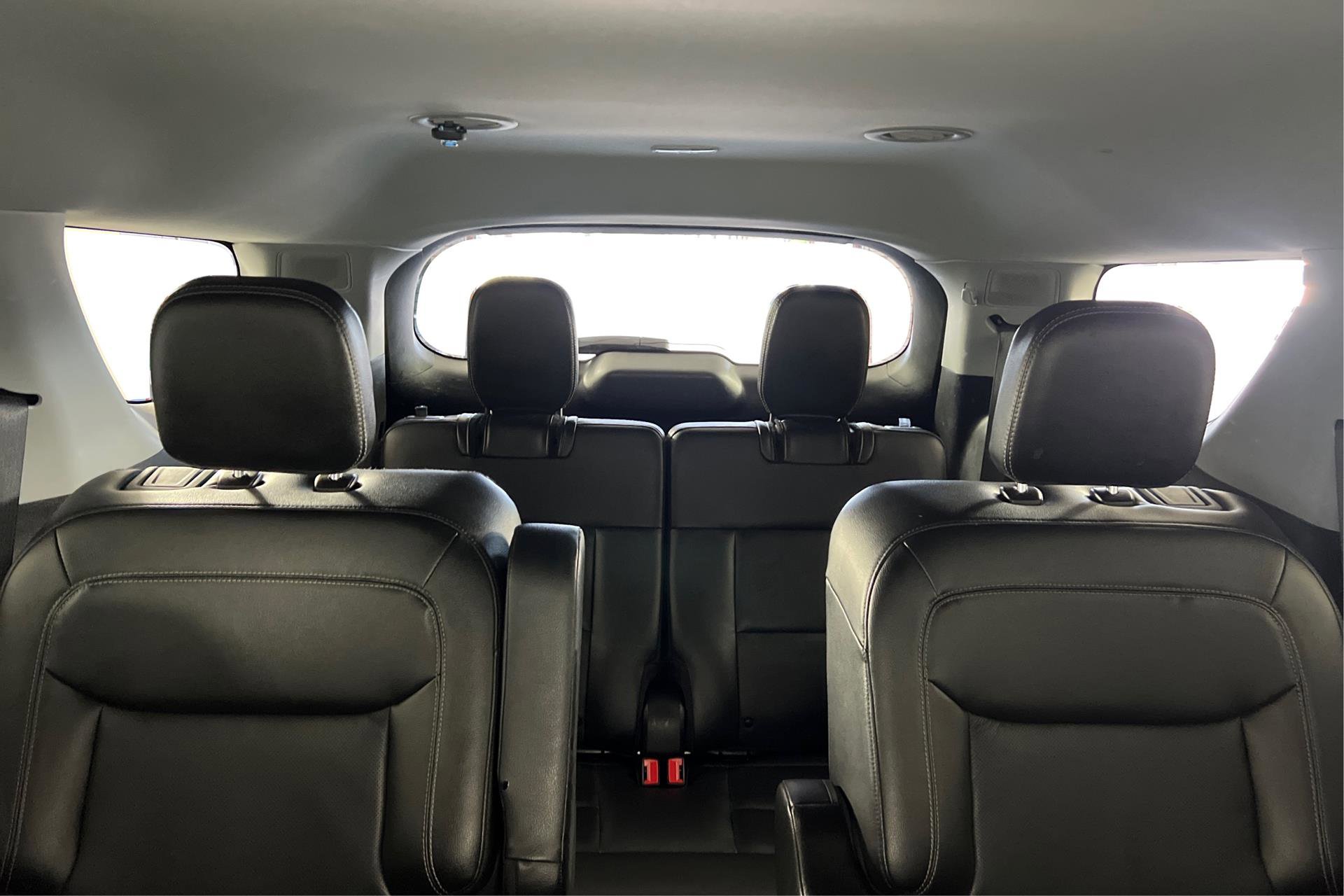 Vehicle image 10 of 27
