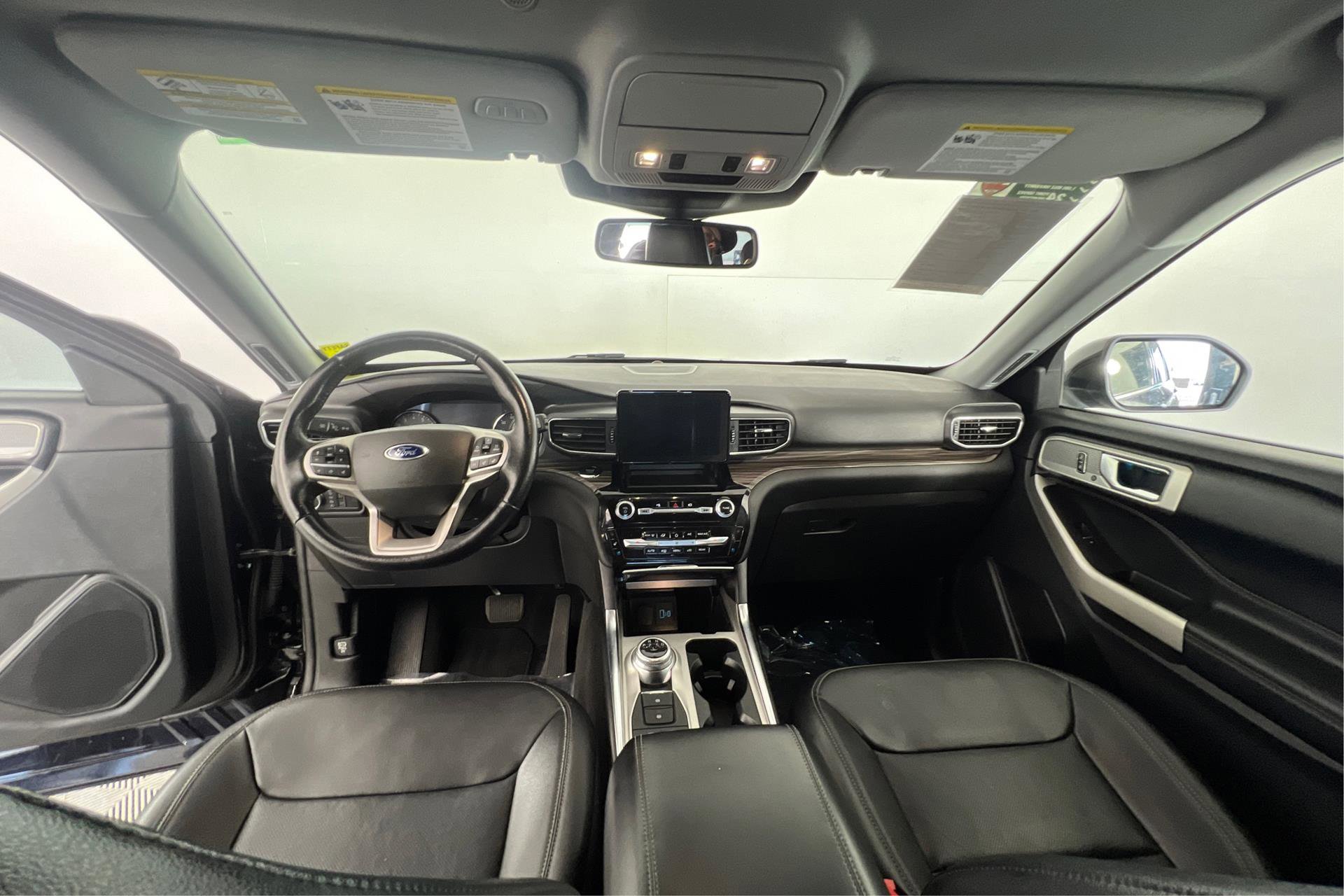 Vehicle image 20 of 27