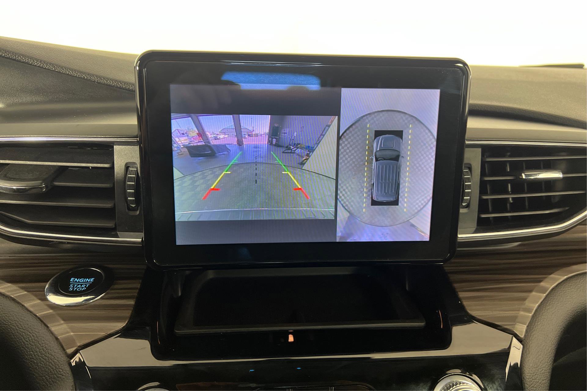 Vehicle image 22 of 27