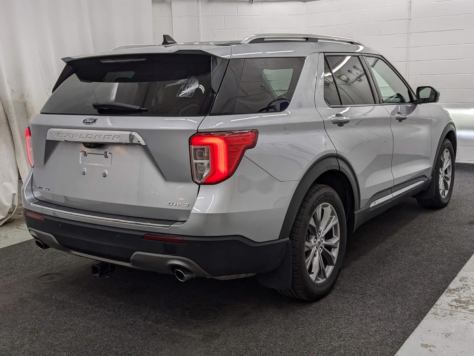 Vehicle image 4 of 40