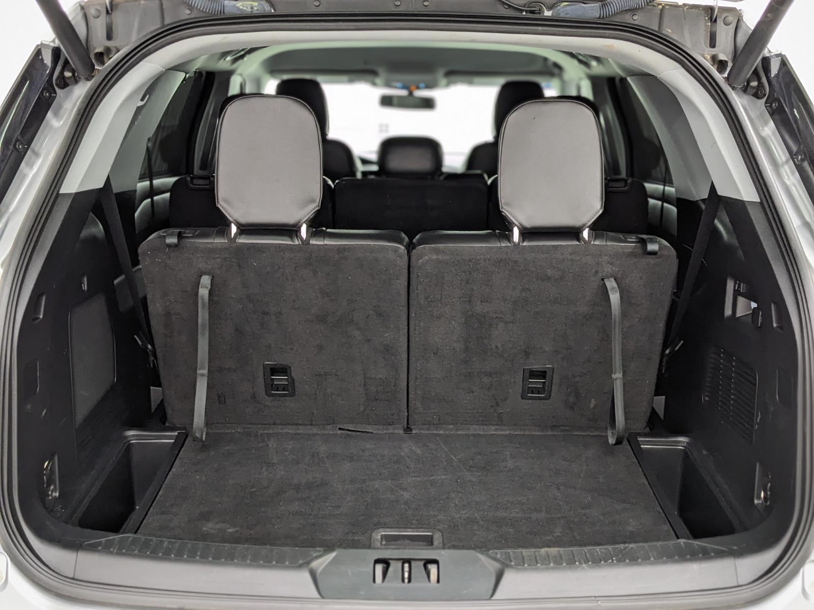 Vehicle image 19 of 40