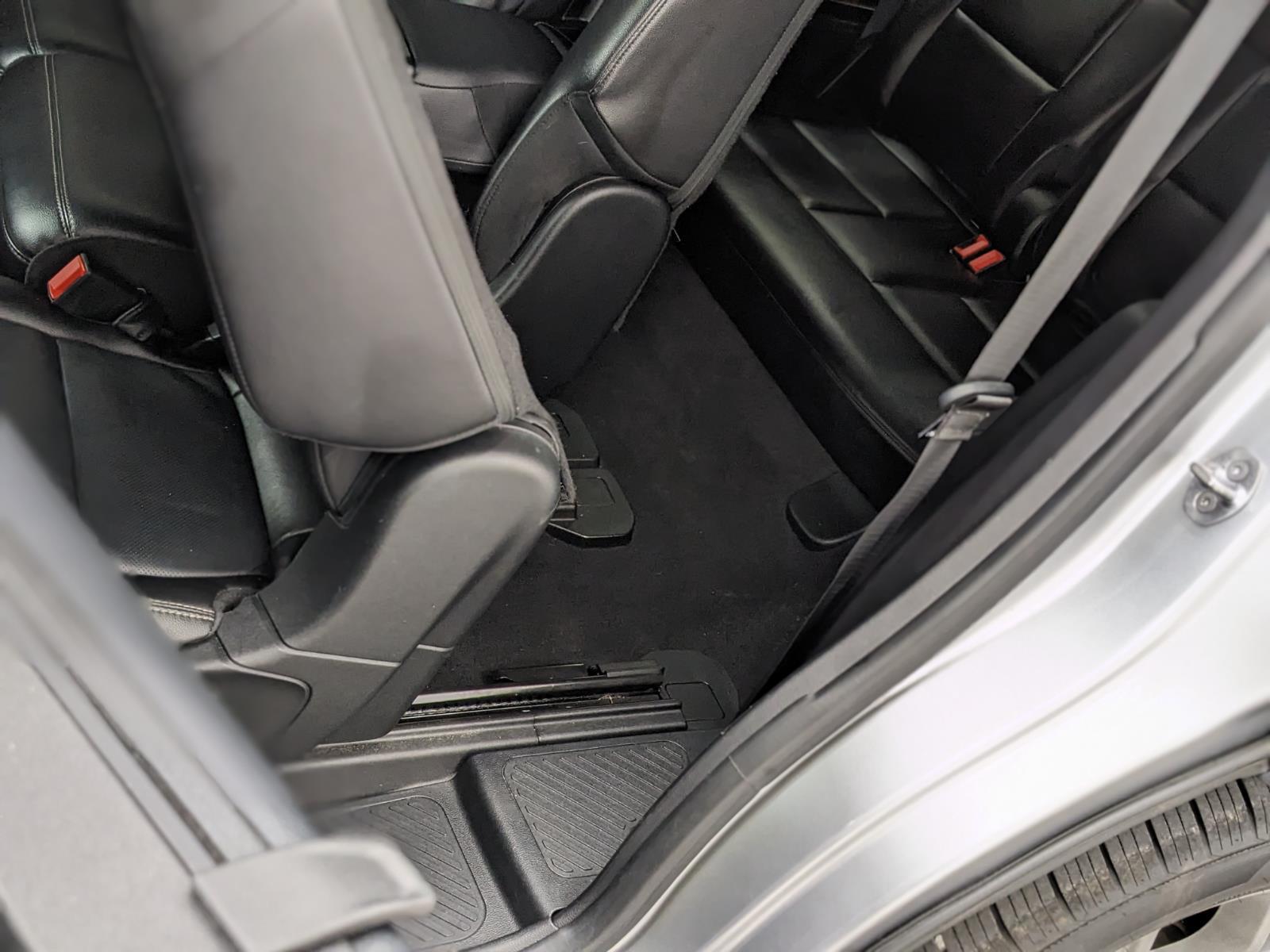 Vehicle image 31 of 40