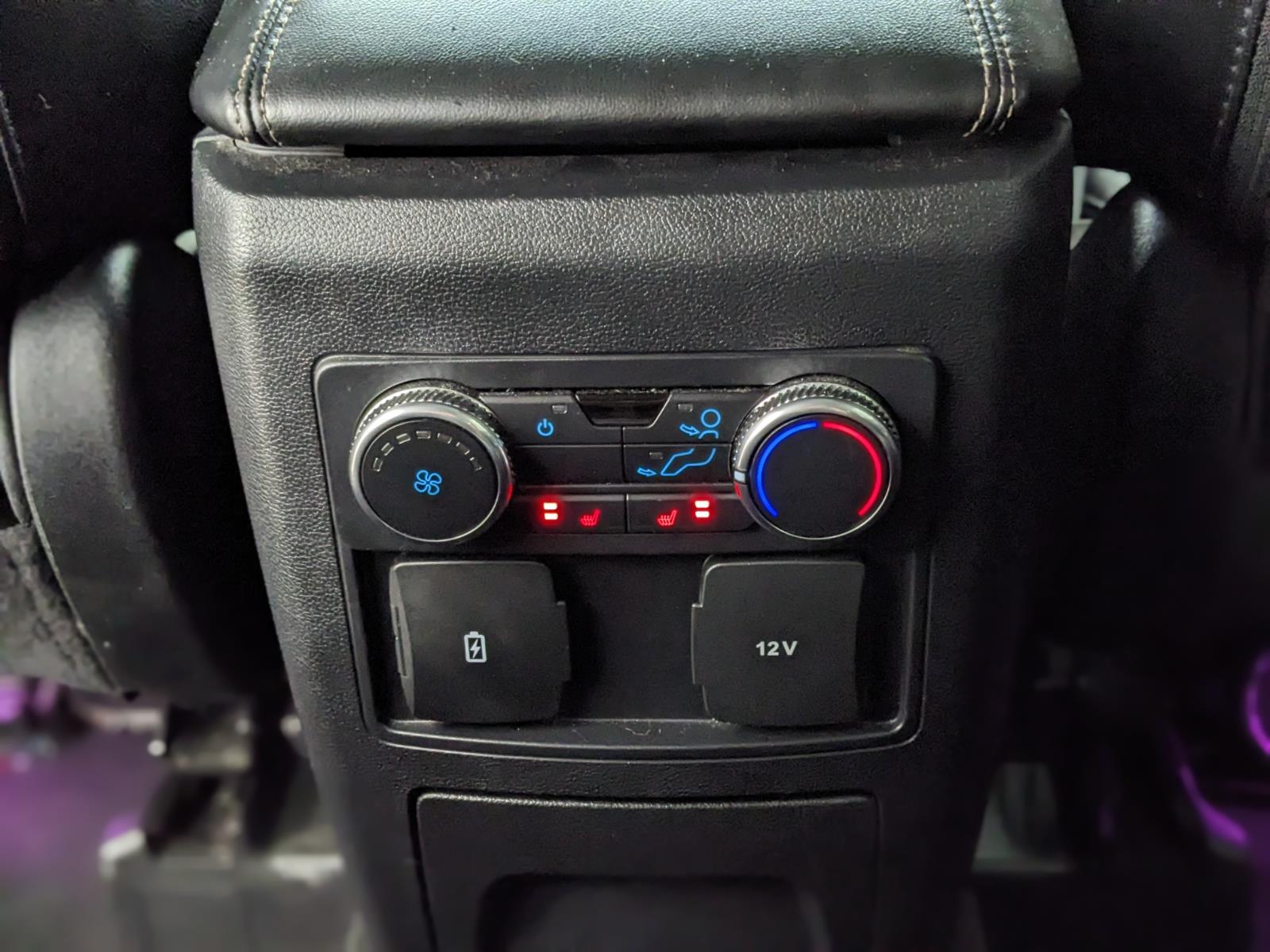 Vehicle image 17 of 40