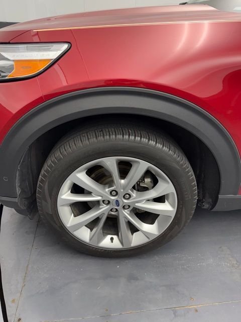 Vehicle image 35 of 63