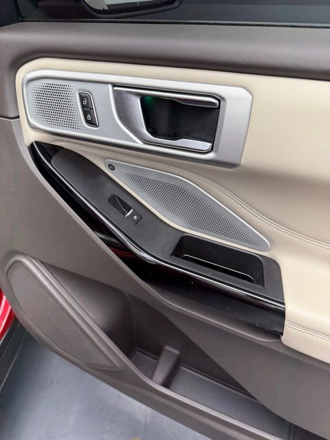 Vehicle image 51 of 63
