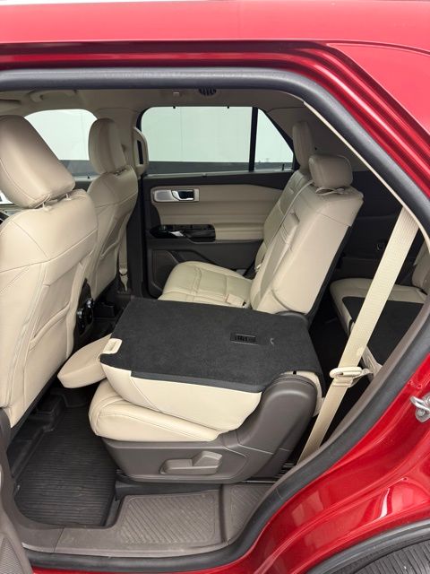 Vehicle image 39 of 63