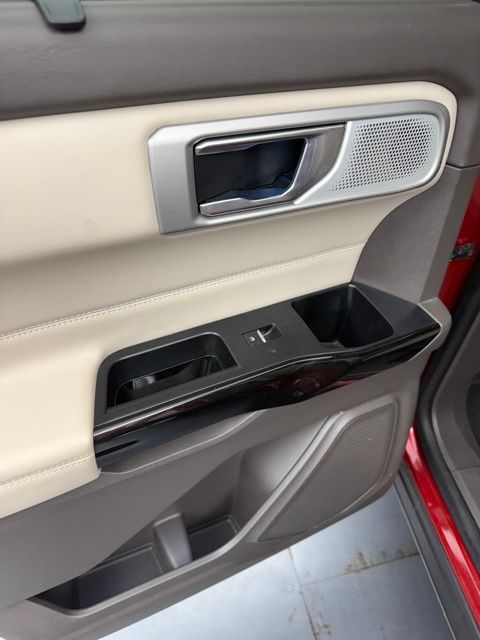 Vehicle image 49 of 63