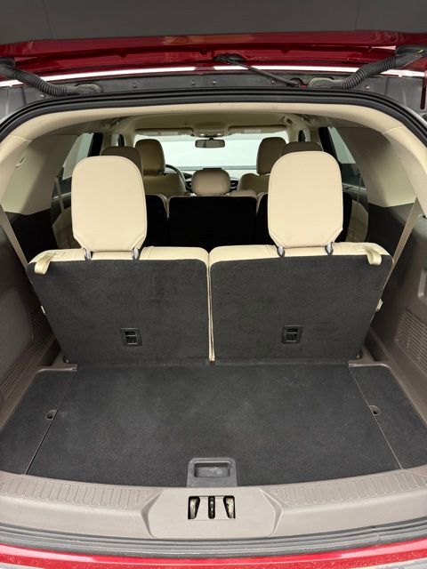 Vehicle image 38 of 63