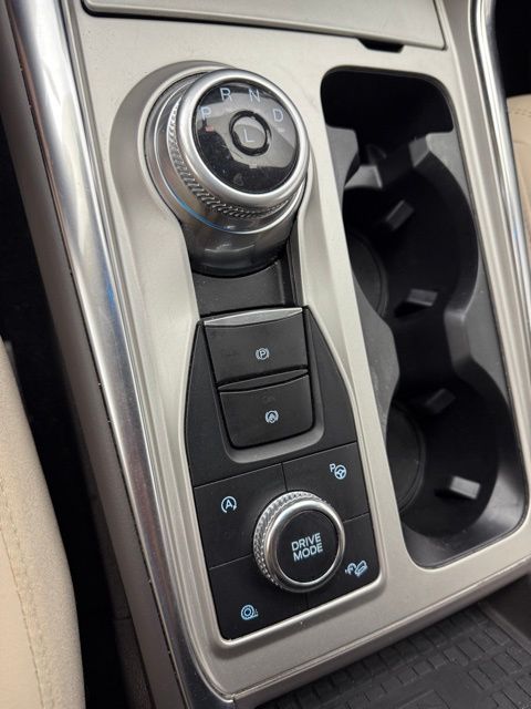 Vehicle image 47 of 63