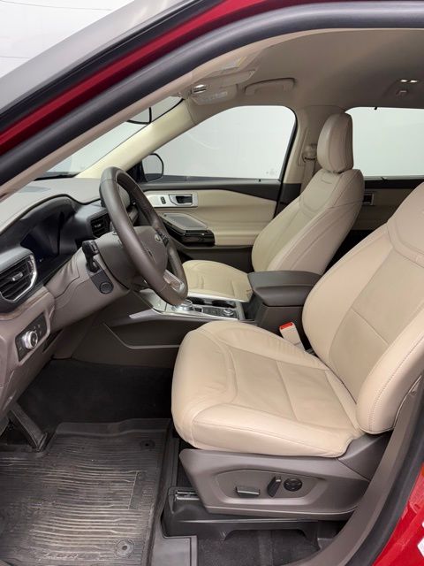 Vehicle image 43 of 63