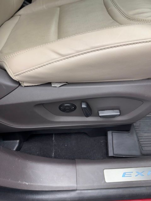 Vehicle image 40 of 63