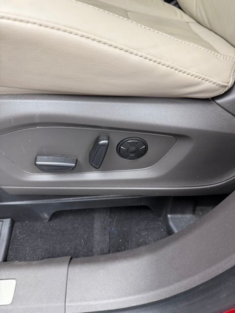 Vehicle image 62 of 63