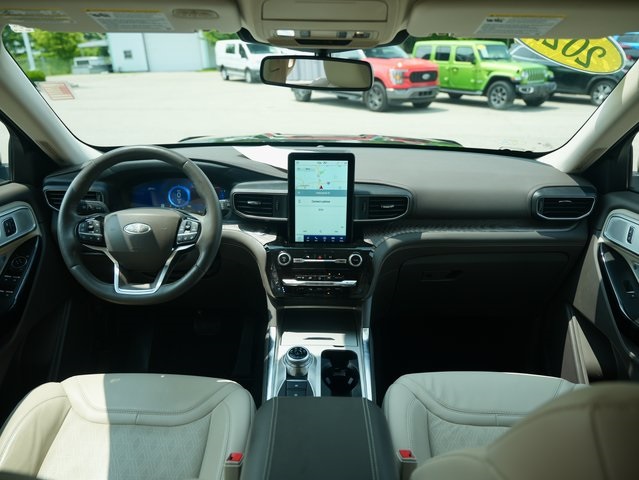 Vehicle image 15 of 44