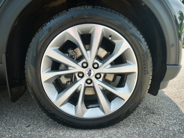 Vehicle image 37 of 44