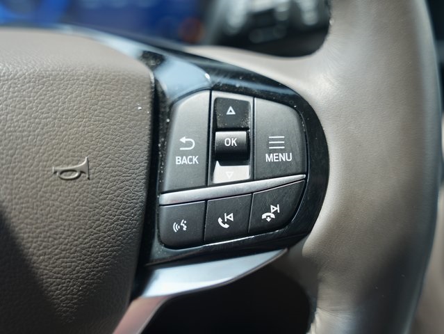 Vehicle image 18 of 44