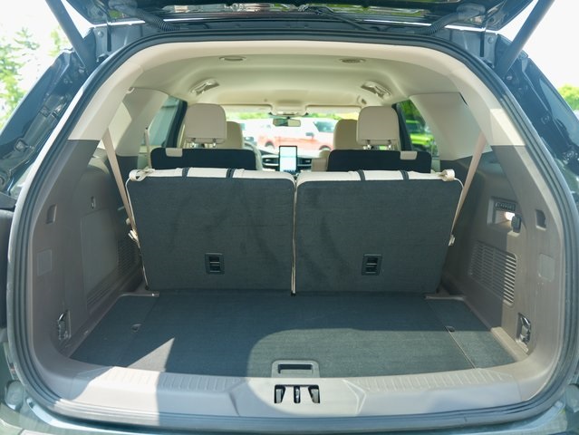 Vehicle image 7 of 44