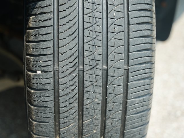 Vehicle image 33 of 44
