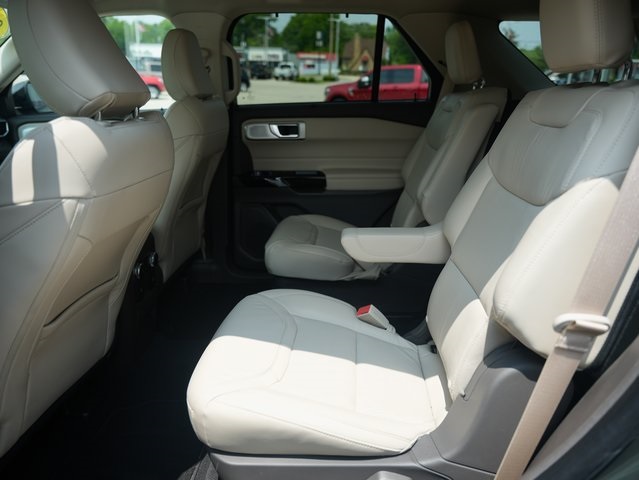 Vehicle image 11 of 44