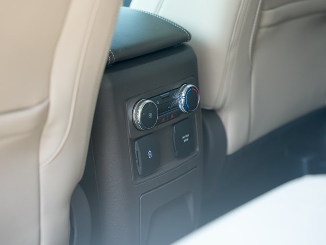 Vehicle image 12 of 44