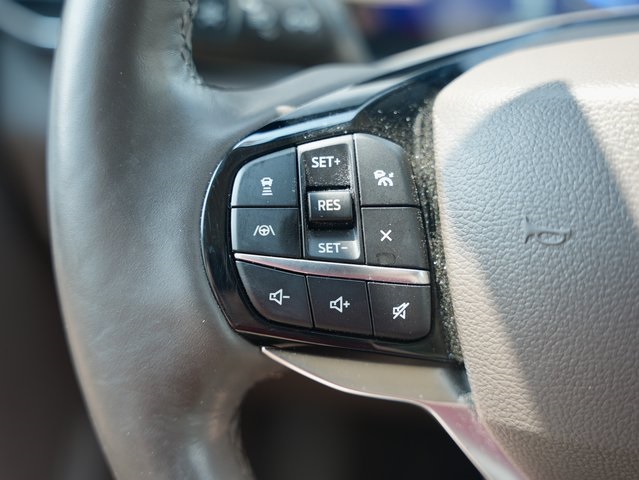 Vehicle image 17 of 44