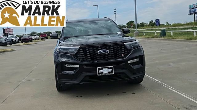 2022 Ford Explorer ST Image 3 of 35