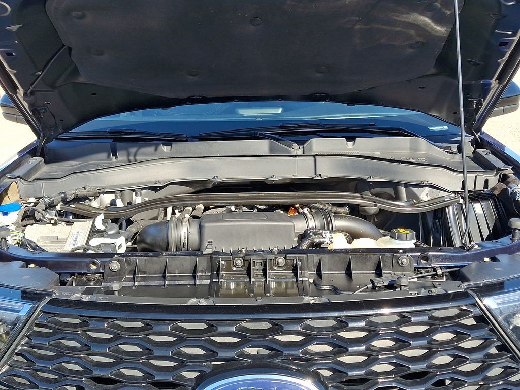 Vehicle image 8 of 33
