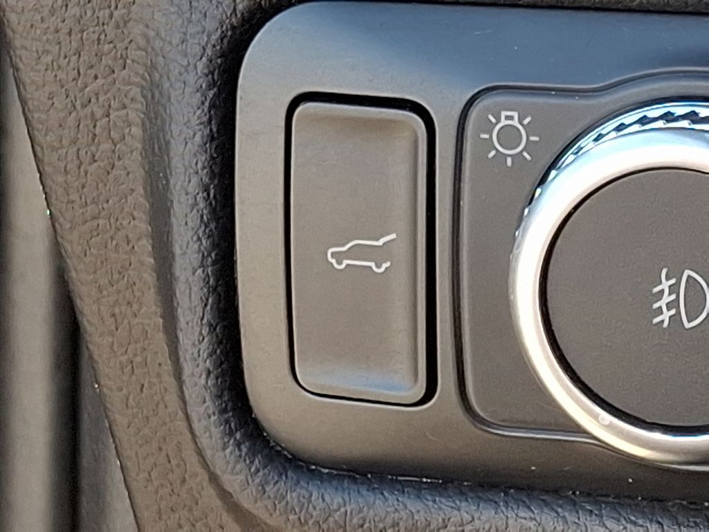 Vehicle image 20 of 33