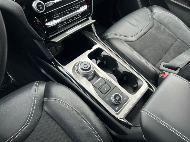 Vehicle image 19 of 38