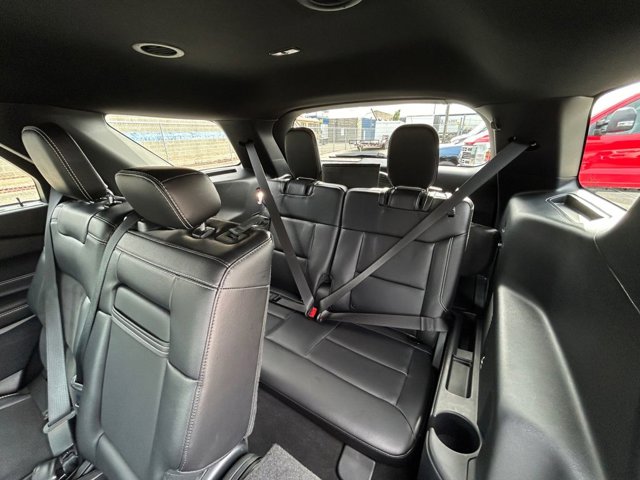 Vehicle image 34 of 38