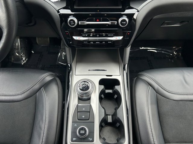 Vehicle image 11 of 38