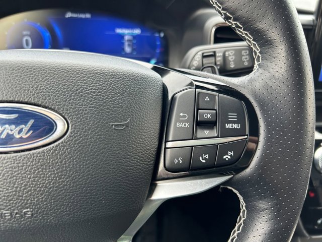 Vehicle image 17 of 38