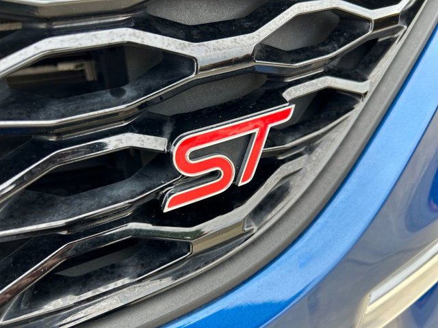 Vehicle image 31 of 38