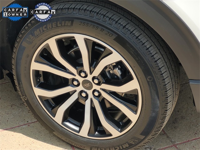 Vehicle image 8 of 44