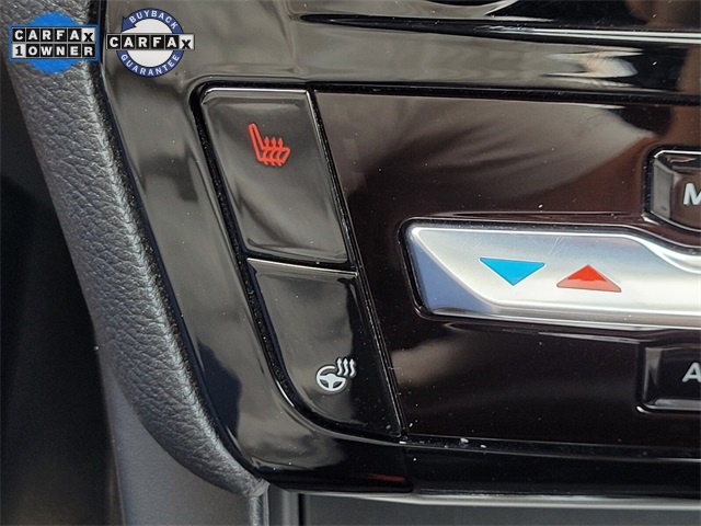 Vehicle image 33 of 44