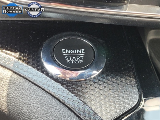 Vehicle image 32 of 44