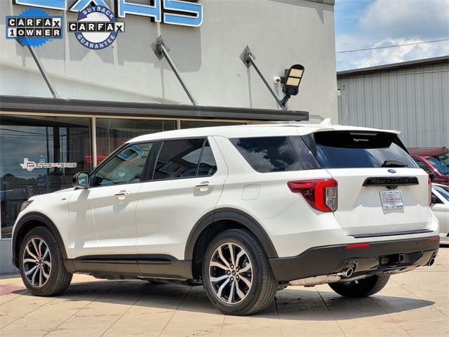 Vehicle image 6 of 44