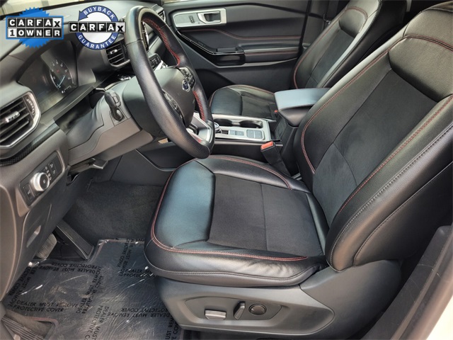 Vehicle image 17 of 44