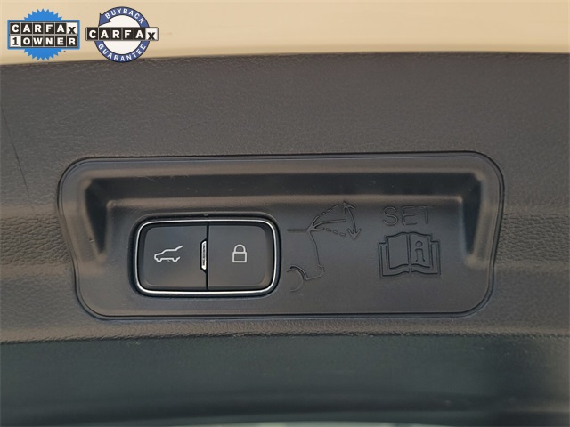Vehicle image 43 of 44